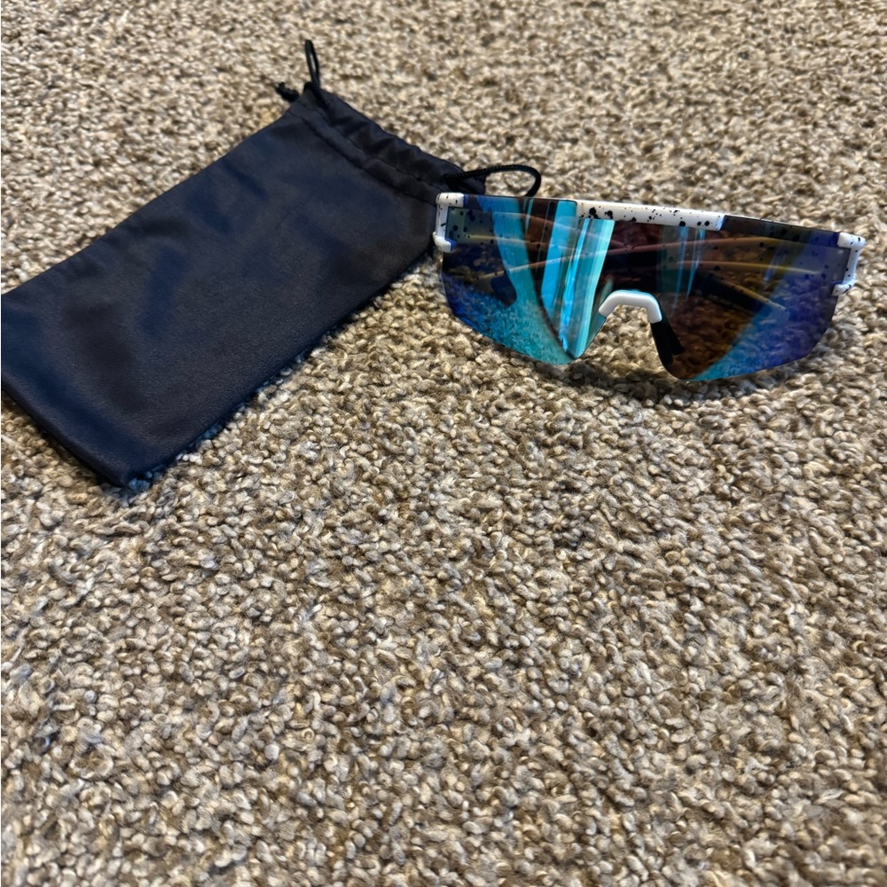 Amazon Women's Blue and Black Sports Glasses